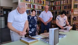 Центральная модельная библиотека Лимана получила в дар редкие книги