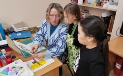 Юные лиманские художники изобразили зимнюю сказку