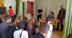 В Лиманском районе прошла патриотическая встреча школьников с бойцом СВО