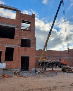 Строительство школы в Лимане продолжается по графику