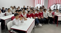 В Лиманской школе №2 ученики встретились с бойцом СВО