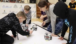 Лиманские школьники участвуют в соревнованиях по робототехнике