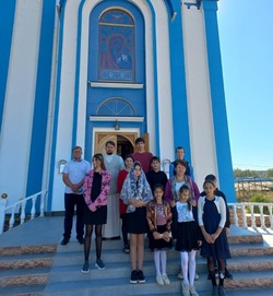 В приходе храма Казанской иконы Божией Матери посёлка Лиман занимаются с молодёжью